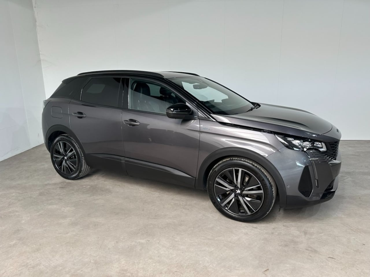 Peugeot 3008 - GT, 1.6 Hybrid,225PK, Blackline,1e eig, Massage stoelen,elec.A.klep.Leer,360 camera - AutoWereld.nl