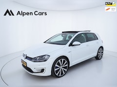 Volkswagen Golf - 1.4 TSI GTE Panodak / Camera / NAVI / Cruise / Keyless / Leder / NAP