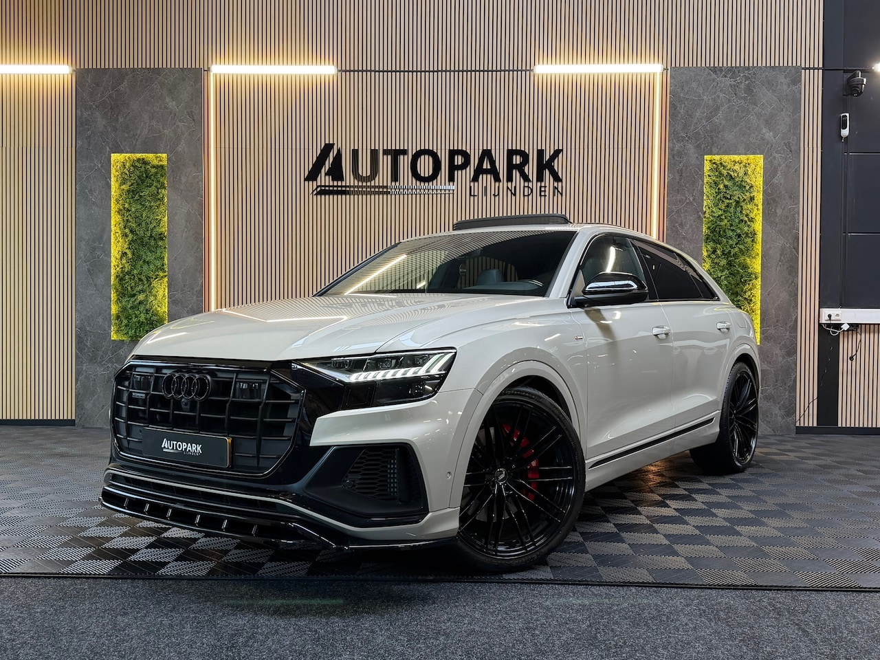 Audi Q8 - 55 TFSI e quattro |3X S Line|ABT|PANO|SOFTCLOSE|B&O|360CAM|DEALER ONDERHOUDEN| LUCHTVERING - AutoWereld.nl