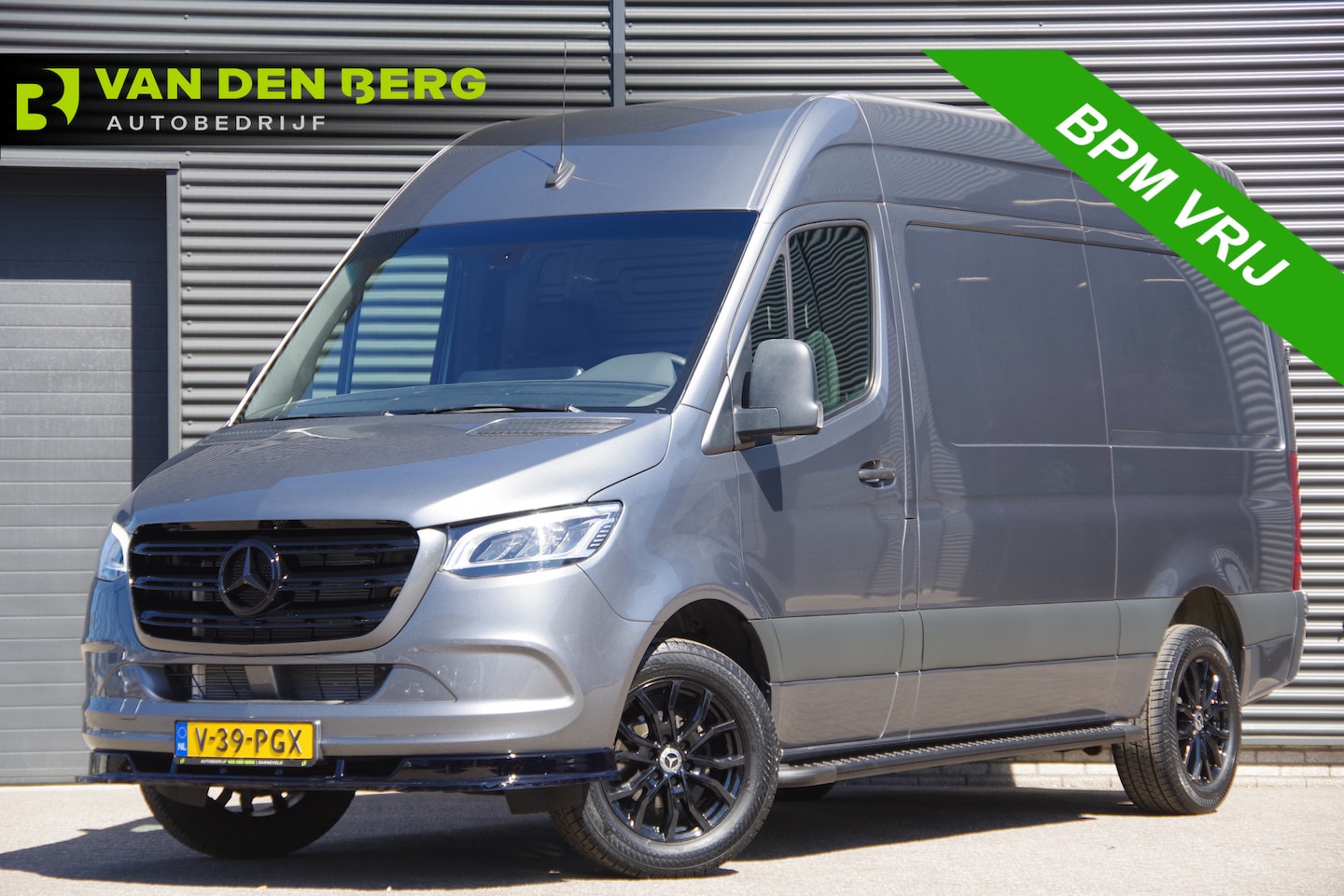 Mercedes-Benz Sprinter - 317 1.9 CDI L2H2 AUT. LED, 3.5T TREKHAAK, CAMERA, GEVEERDE STOEL, NAVI, CRUISE, CLIMA - AutoWereld.nl