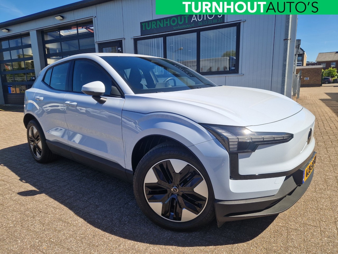 Volvo EX30 - Single Motor Extended Range 69 kWh CLOUD BLUE 9.559 KM! | Warmtepomp | SOH 100% - AutoWereld.nl