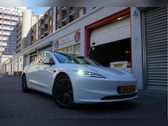 Tesla Model 3 - RWD 60 kWh | Model 2025 | FSD via abonnement | Sfeerverlichting | Panoramadak | NL auto |