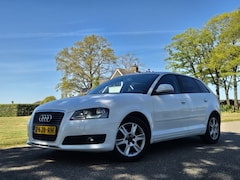 Audi A3 Sportback - 1.6 TDI Amb. AUTOMAAT
