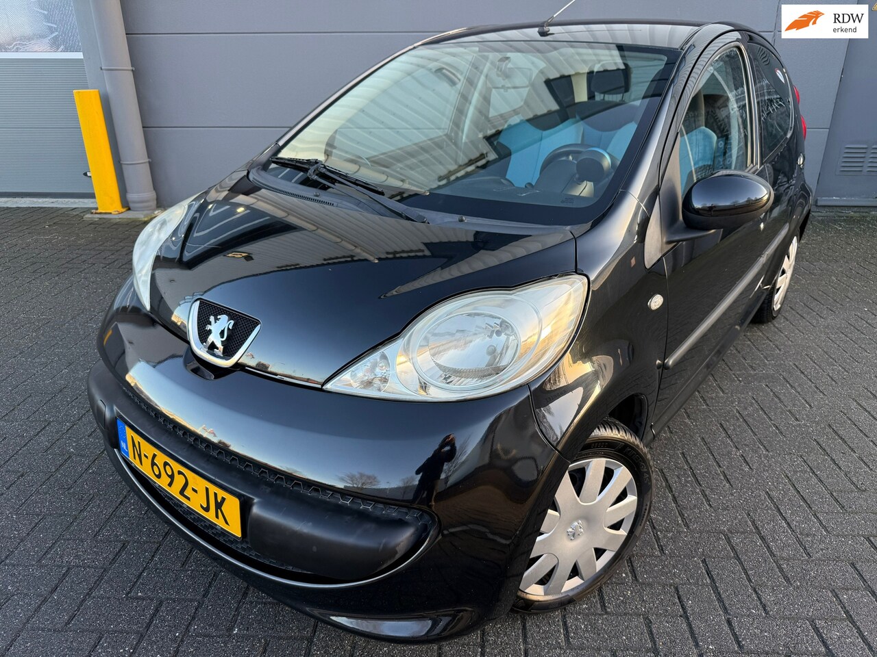 Peugeot 107 - 1.0-12V XR*APK*NAP*AIRCO*ELKT-RAAM - AutoWereld.nl