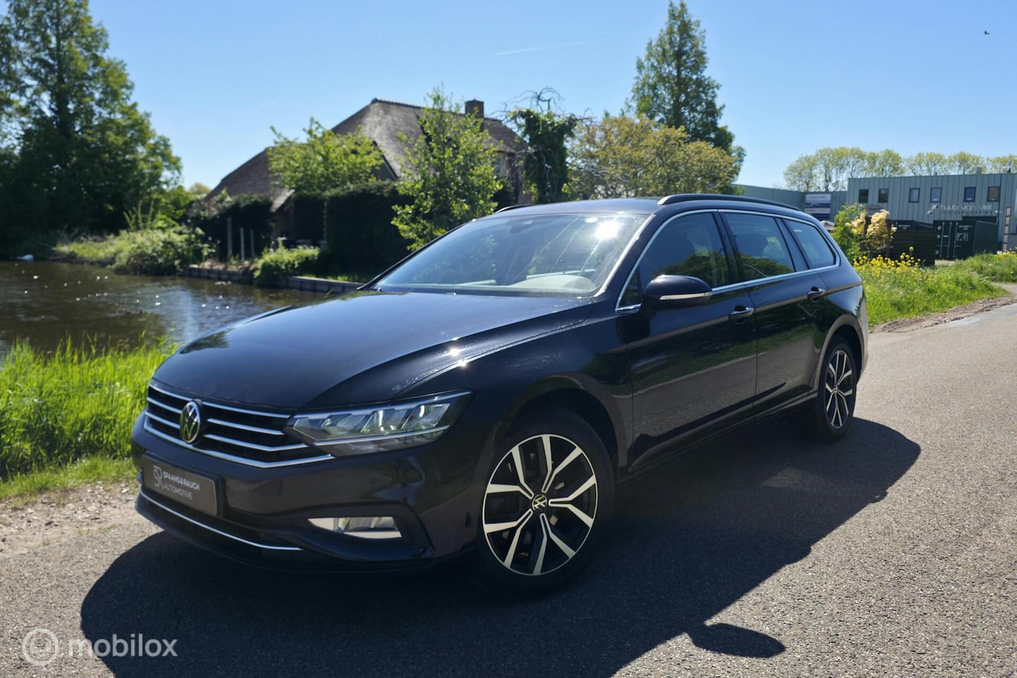 Volkswagen Passat Variant - 1.5 TSI / DSG / Carplay / Camera - AutoWereld.nl