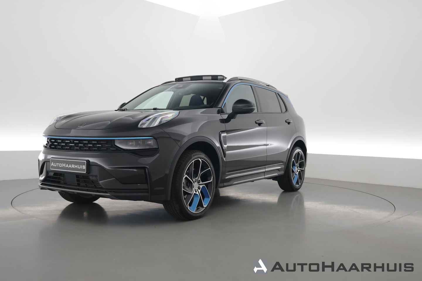 Lynk & Co 01 - 1.5 MY23 | Zwartehemel | Pano | 360cam + PDC | Adapt. Cruise | Memory | Stoelverw. | Apple - AutoWereld.nl