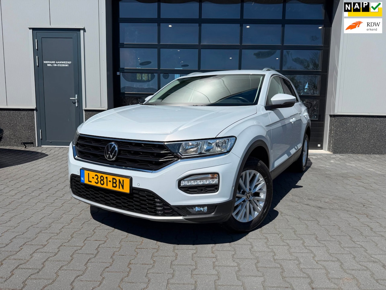 Volkswagen T-Roc - 1.5 TSI Business automaat 1 ste eigenaar dealer onderhouden - AutoWereld.nl