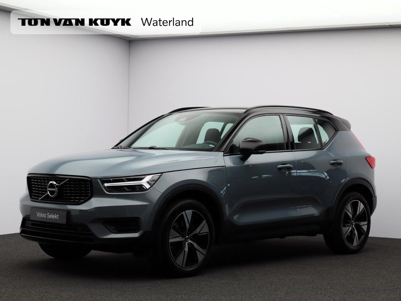 Volvo XC40 - T4 Recharge R-Design Automaat / Trekhaak / Climate Pack / Park assist - AutoWereld.nl