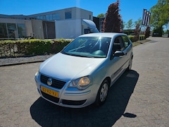 Volkswagen Polo - 1.4-16V Trendline Nieuwe apk