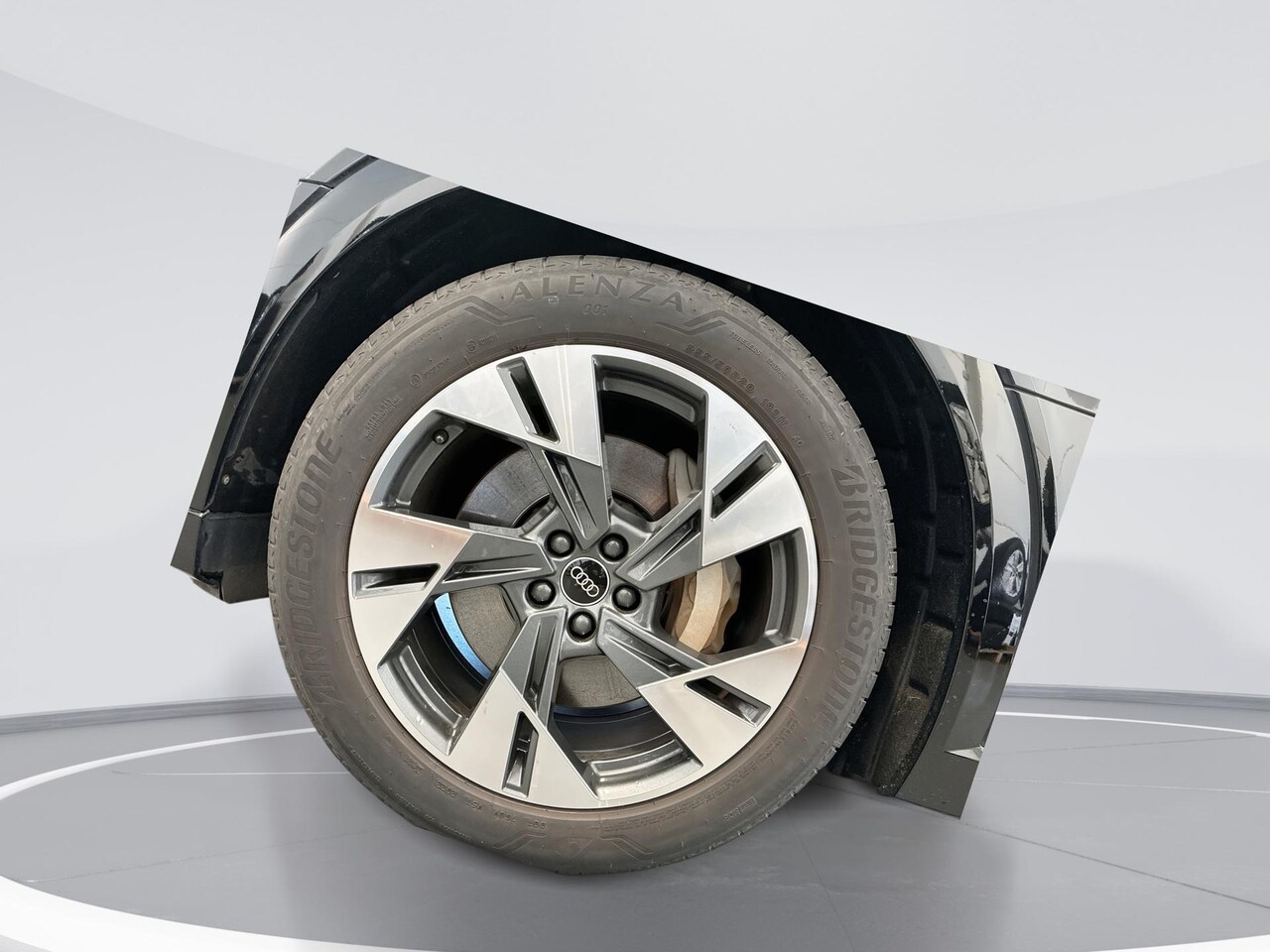 Audi e-tron - 55 quattro 95 kWh 408pk S Edition · SOH 96,8% · Camera · Luchtvering · Afneembare Trekhaak - AutoWereld.nl