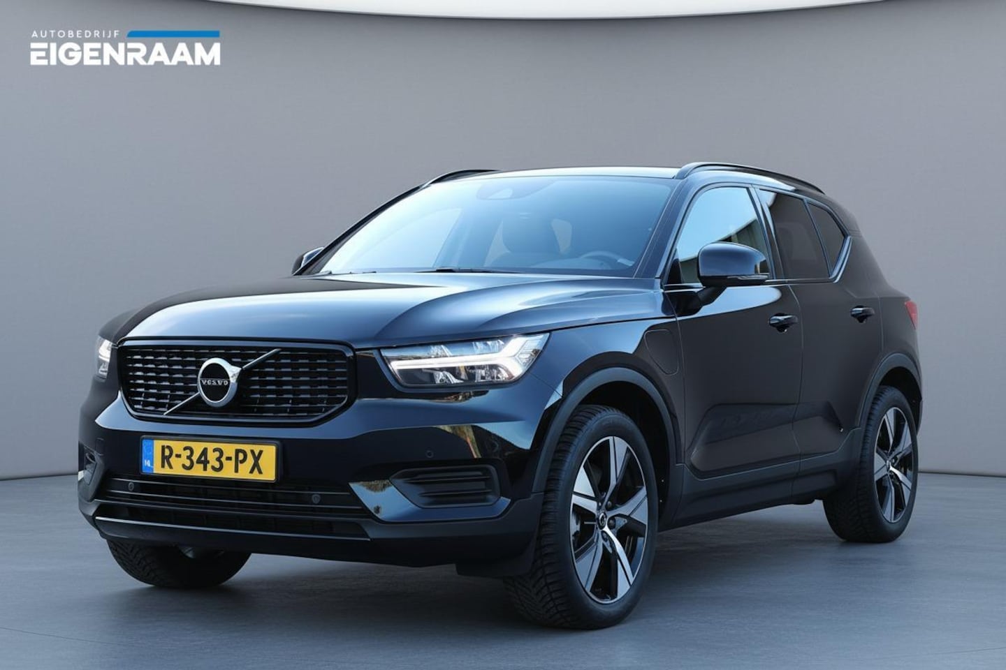 Volvo XC40 - 1.5 T4 Recharge R-Design | Trekhaak | Pano | H&K | Adaptive cruise - AutoWereld.nl