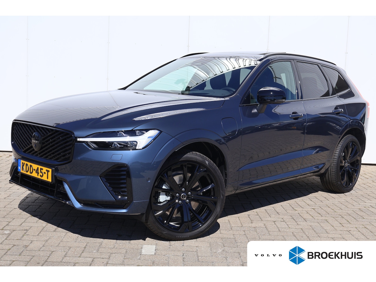 Volvo XC60 - T6 Plus Black Edition Recharge Plug-In Hybrid AWD | Harman Kardon | Head Up Display | BLIS - AutoWereld.nl