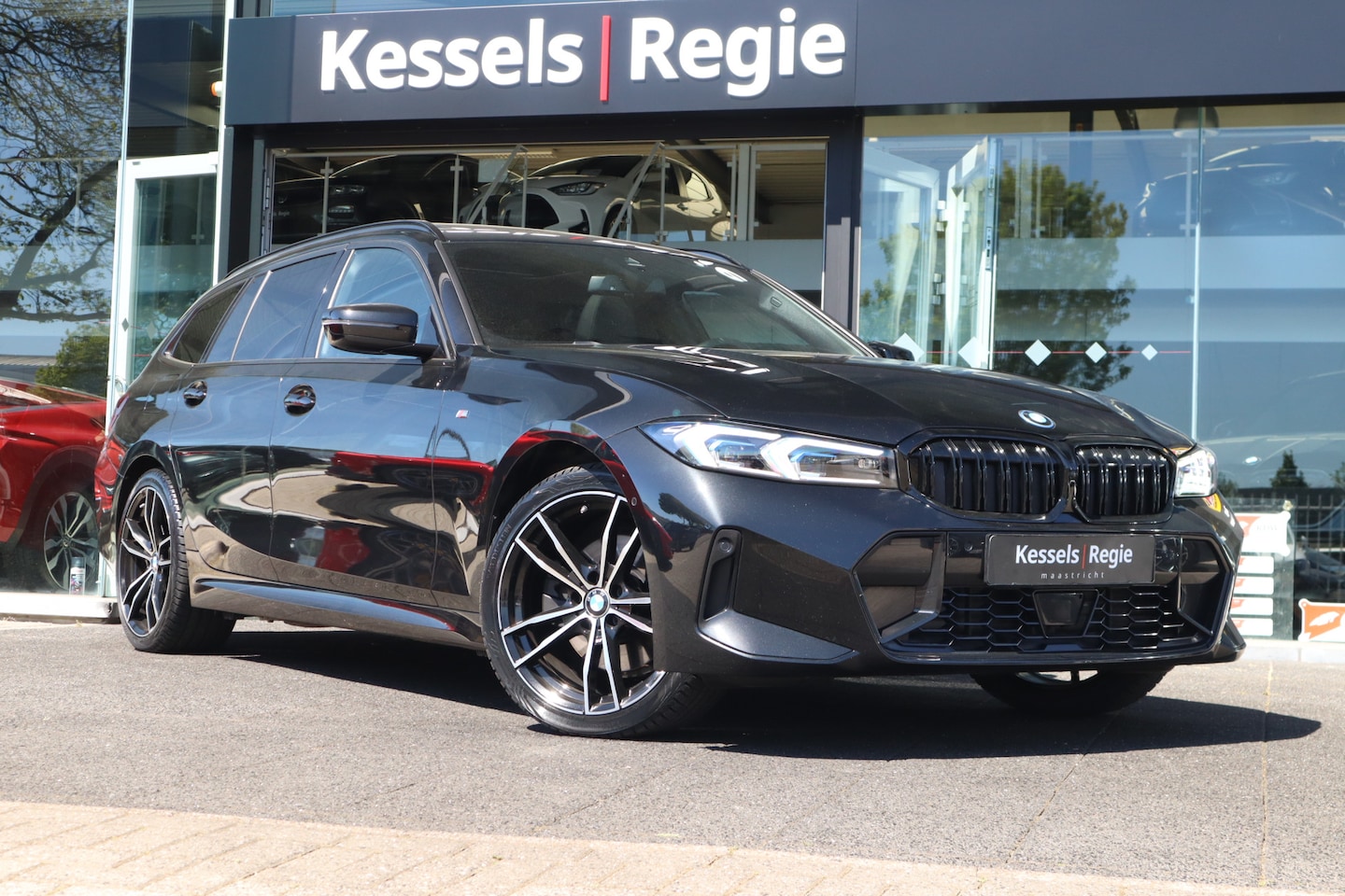 BMW 3-serie Touring - 330e M Sport Pano HuD Memory Laser ACC Bliss Keyless Camera Ambient Hifi - AutoWereld.nl