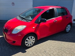 Toyota Yaris - 1.0 VVTi Spirit Airco zo meeneemprijs met gebruikerssporen