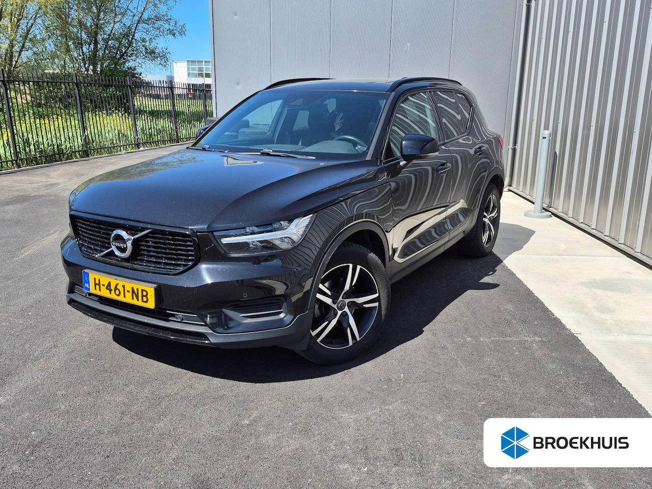 Volvo XC40 - 1.5 T3 R-Design 163 Pk AUT | Glazen panorama-dak | trekhaak uitklapbaar | Achteruitrijcame - AutoWereld.nl