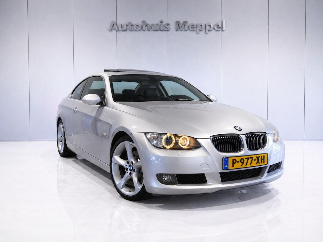 BMW 3-serie Coupé - 325i 6-Cilinder*Automaat*Schuifdak*Xenon*Memory*PDC*NaviPro - AutoWereld.nl