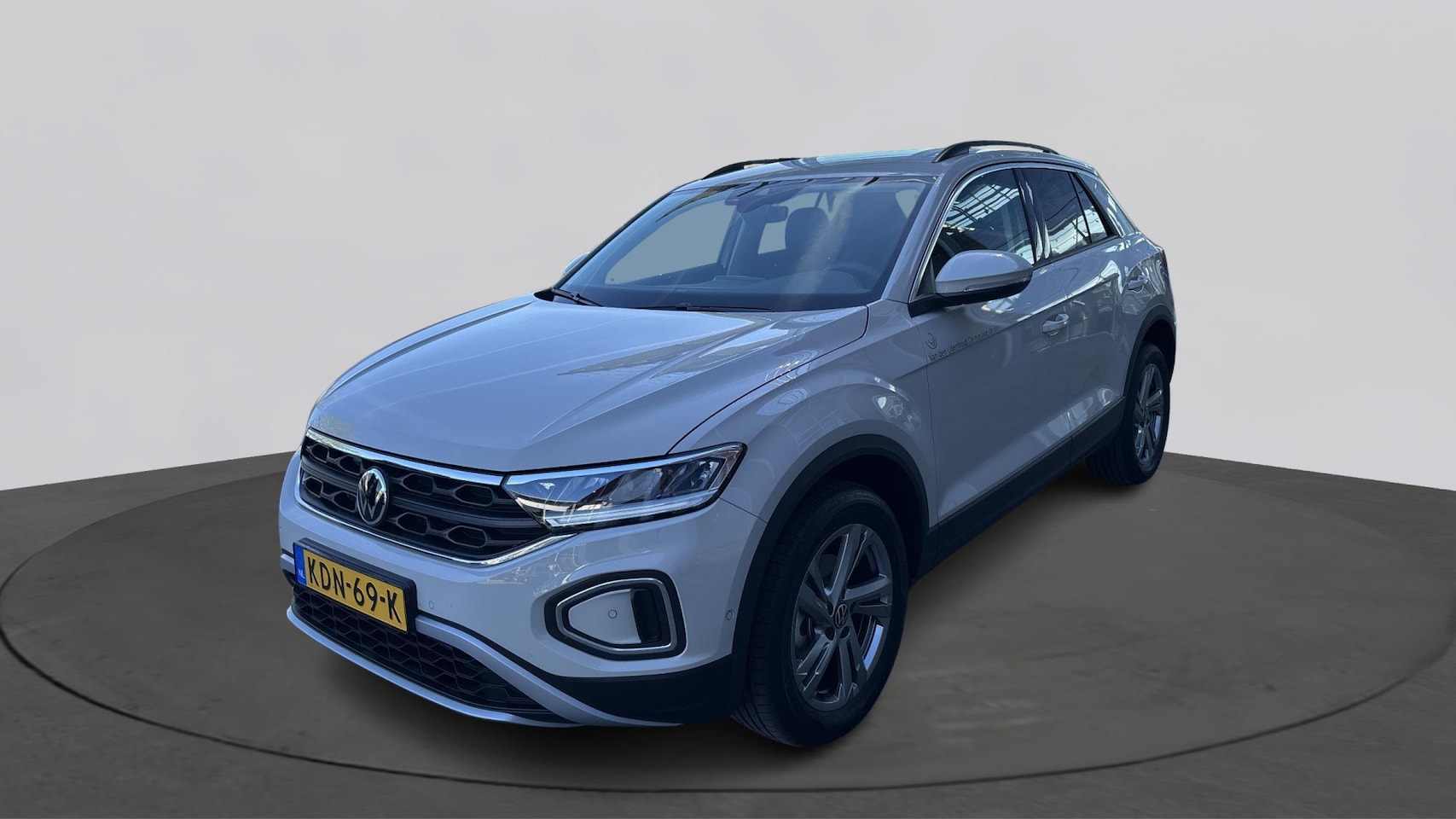 Volkswagen T-Roc - 1.5 TSI DSG Life Ed. 150PK | demonstratie-auto | Carplay | Camera - AutoWereld.nl