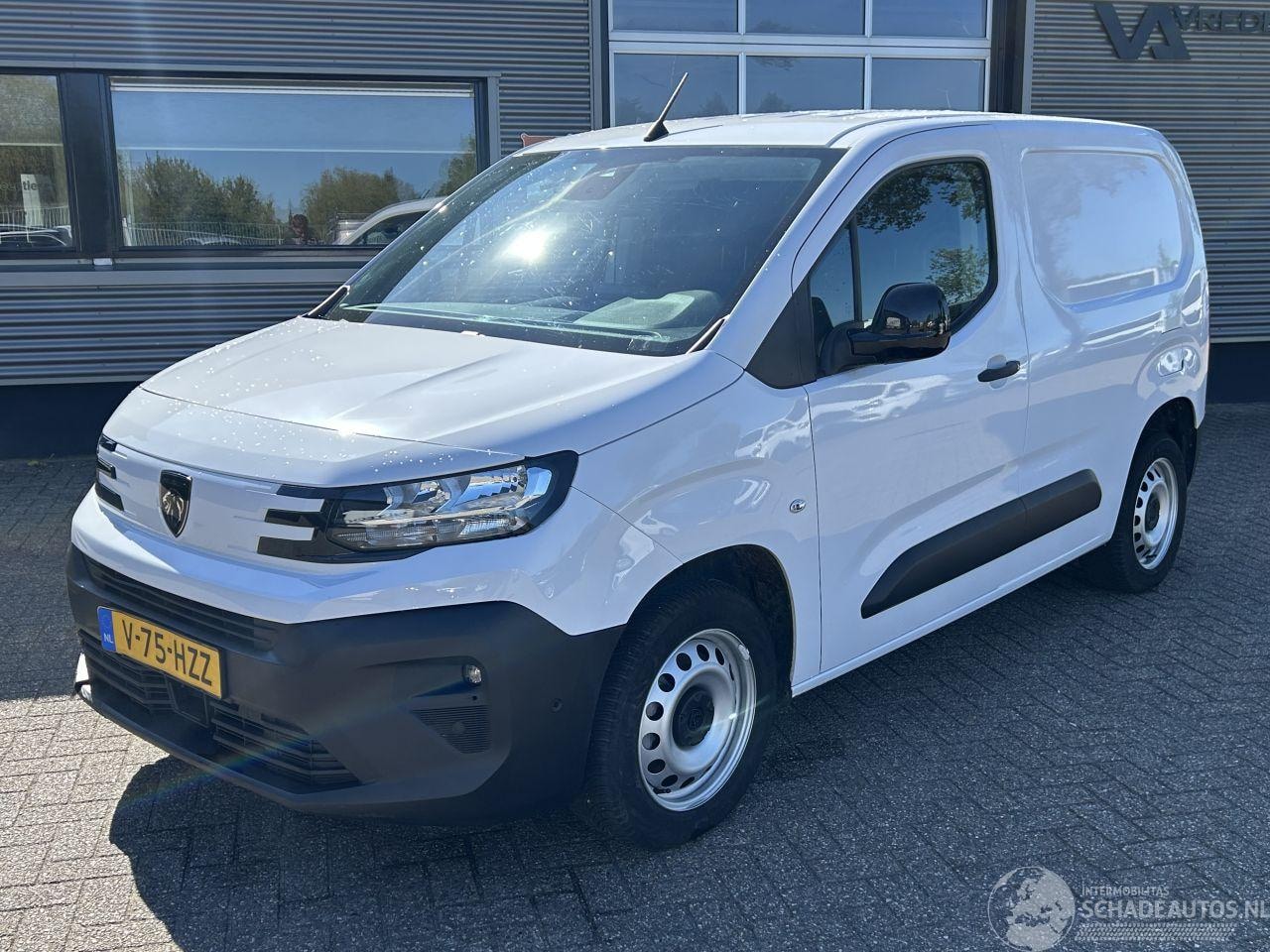 Peugeot Partner - 1.5 BlueHDi 100 S&S L1 1.5 BlueHDI 100 S&S L1 - AutoWereld.nl