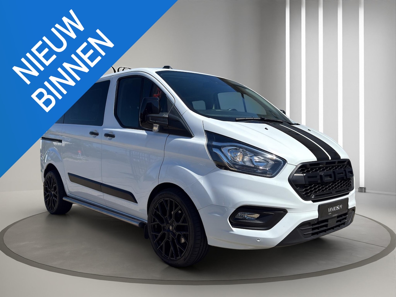 Ford Transit Custom - 320 1.0 EcoBoost L1H1 PHEV Trend 9 Persoons | Airco | 20"| Stoelverwarming | Sidebars | Le - AutoWereld.nl