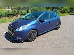Peugeot 208 - 1.2 VTi Clima / Pdc