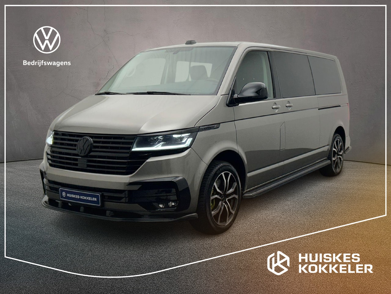 Volkswagen Transporter - T6.1 2.0 TDI 204pk DSG L2 Bulli Dubbele cabine | 2x Schuifdeur | Leder | Blackstyle | Trek - AutoWereld.nl