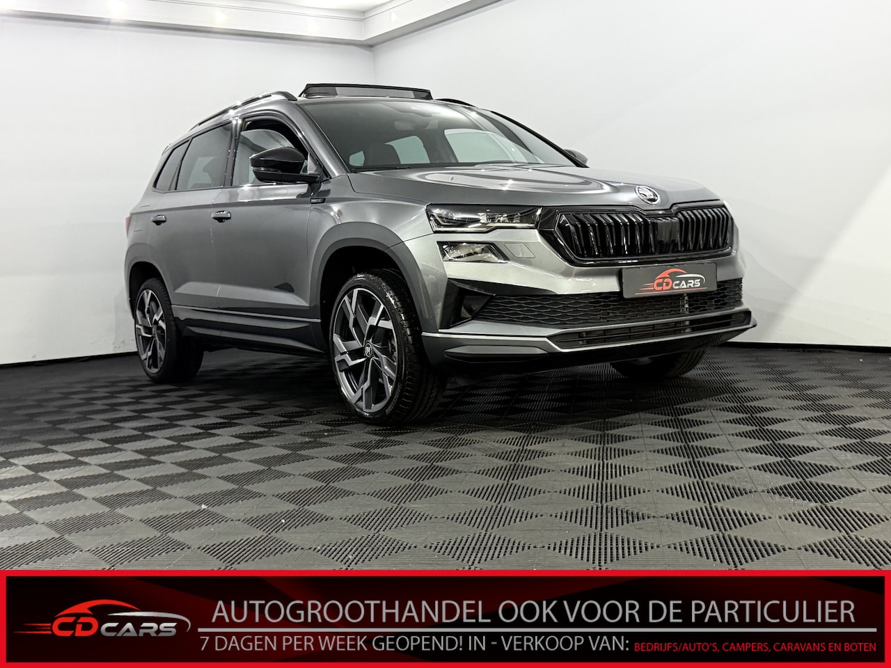 Skoda Karoq - 1.5 TSI ACT Sportline Business Panoramadak, Navi, Parkeersensoren, Cruise control, Keyless - AutoWereld.nl
