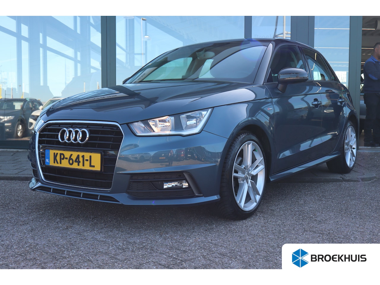 Audi A1 Sportback - 1.0 TFSI Adrenalin AUTOMAAT | Airco | Cruise control | S Line exterieur - AutoWereld.nl