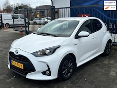 Toyota Yaris - 1.5 Hybrid 115 Comfort / NAVIGATIE / CAMERA / STOELVERWARMING / LANE ASSIST