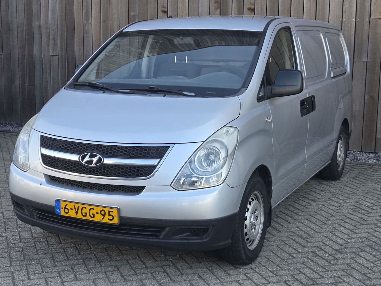 Hyundai H 300 - 2.5 CRDi Dynamic 2.5 CRDi Dynamic - AutoWereld.nl