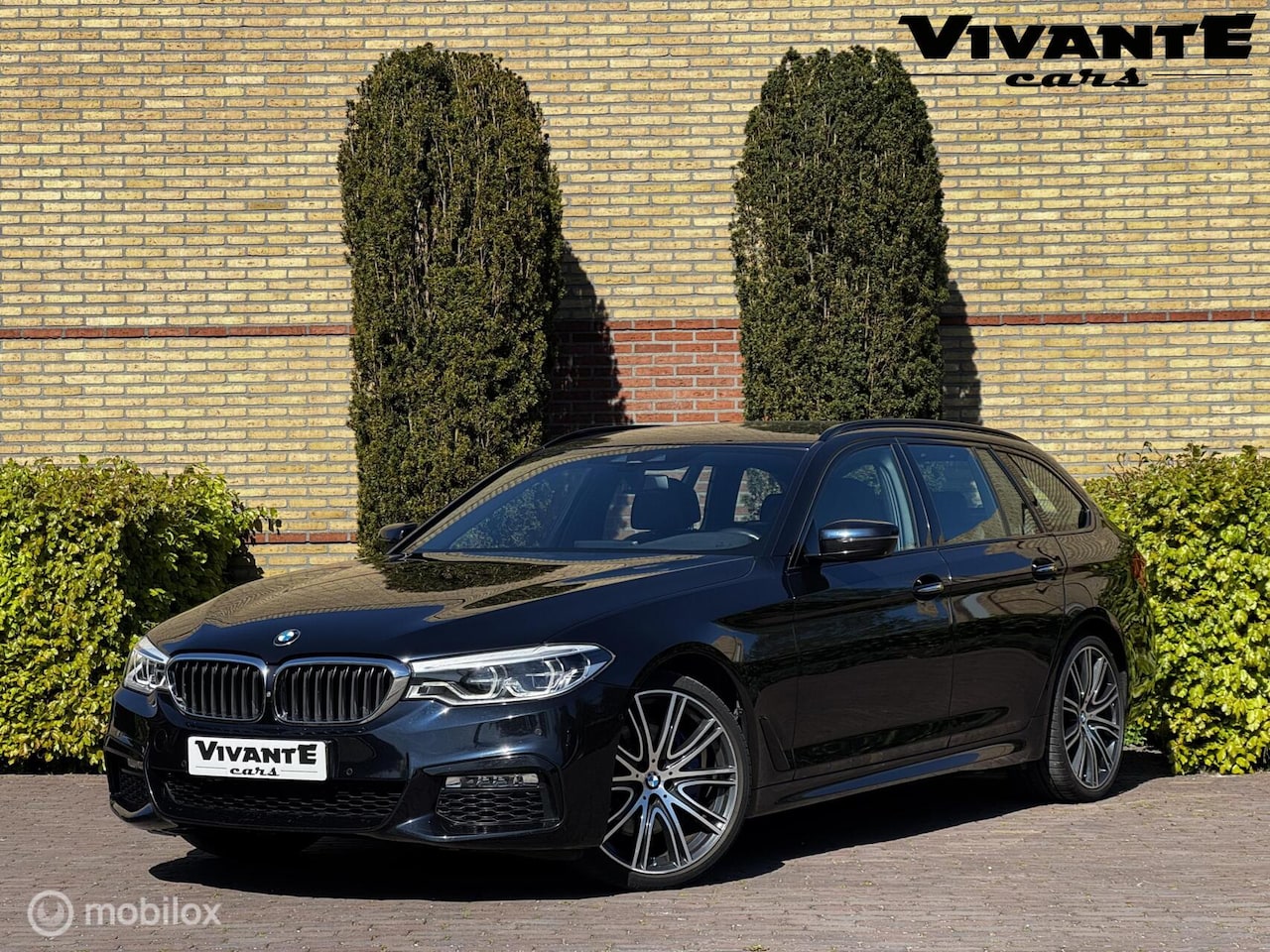 BMW 5-serie Touring - 530i High Executive Dealer O.H.*M-Pakket*360 Camera - AutoWereld.nl