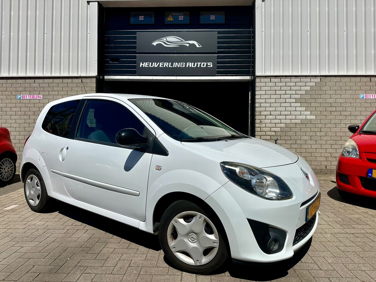 Renault Twingo - 1.2 Night & Day | Airco | Elektrische Pakket | APK - AutoWereld.nl