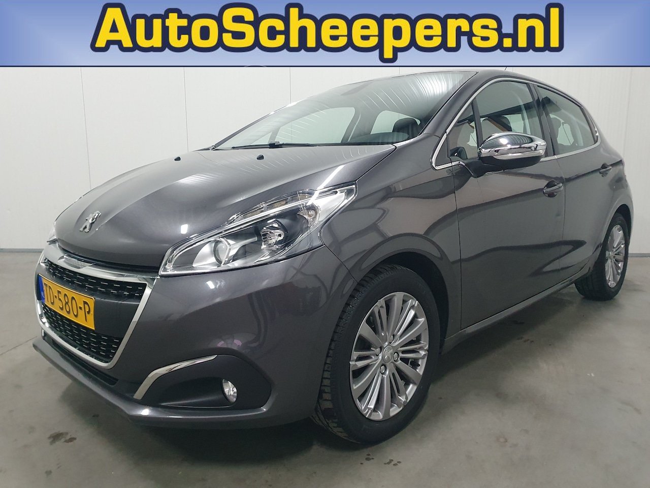 Peugeot 208 - 1.2 PureTech Allure NAVI/PDC/CARPLAY/TRHAAK/LMV - AutoWereld.nl