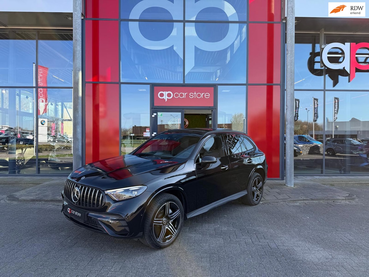Mercedes-Benz GLC-klasse - 400e 4MATIC AMG Vol Panorama Burmester Memory Seats Trekhaak - AutoWereld.nl