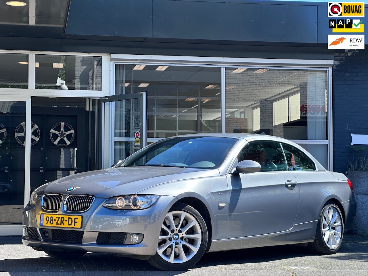 BMW 3-serie Cabrio - 335i High Executive ORGINEEL NL / LEDER / AUTO / CLIMA / CRUISE - AutoWereld.nl