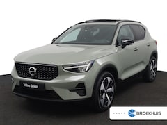 Volvo XC40 - B3 Ultimate Dark | Panoramadak | Trekhaak | 360° Camera | Allseason | Sage Green | Harman/