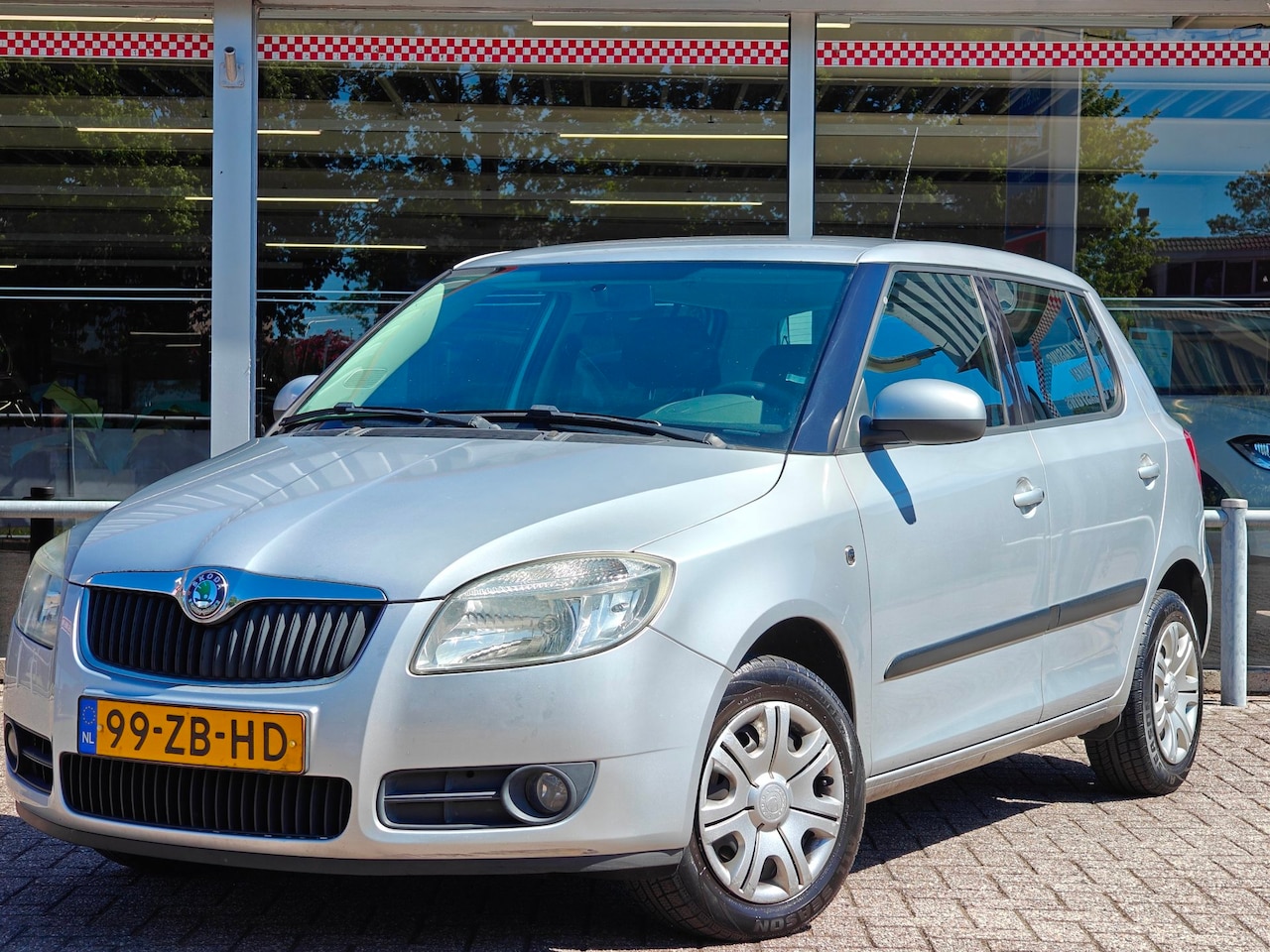 Skoda Fabia - 1.2-12V Ambiente | Onderhouden auto | Carplay | Airco - AutoWereld.nl