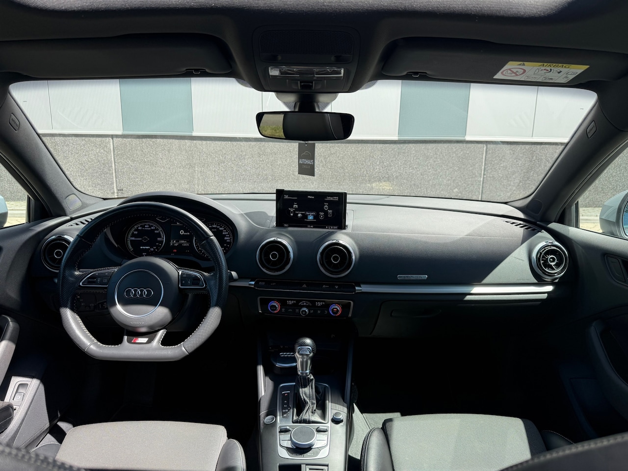 Audi A3 Sportback - 1.4 e-tron | 19" Rotor | Pano | S-Line interieur - AutoWereld.nl