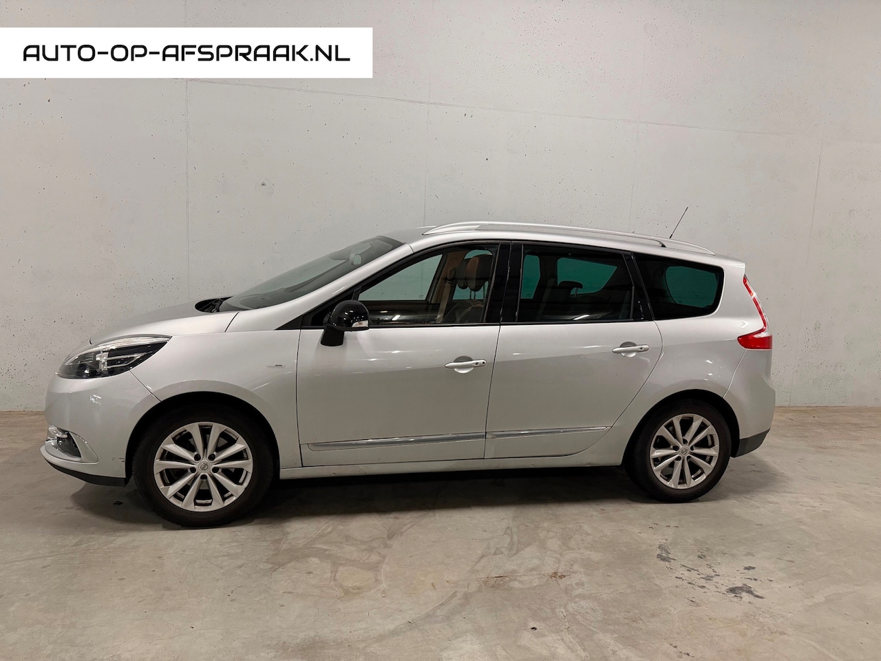 Renault Grand Scénic - 1.2 TCe Bose Navi Trekhaak PDC Cruise Clima - AutoWereld.nl