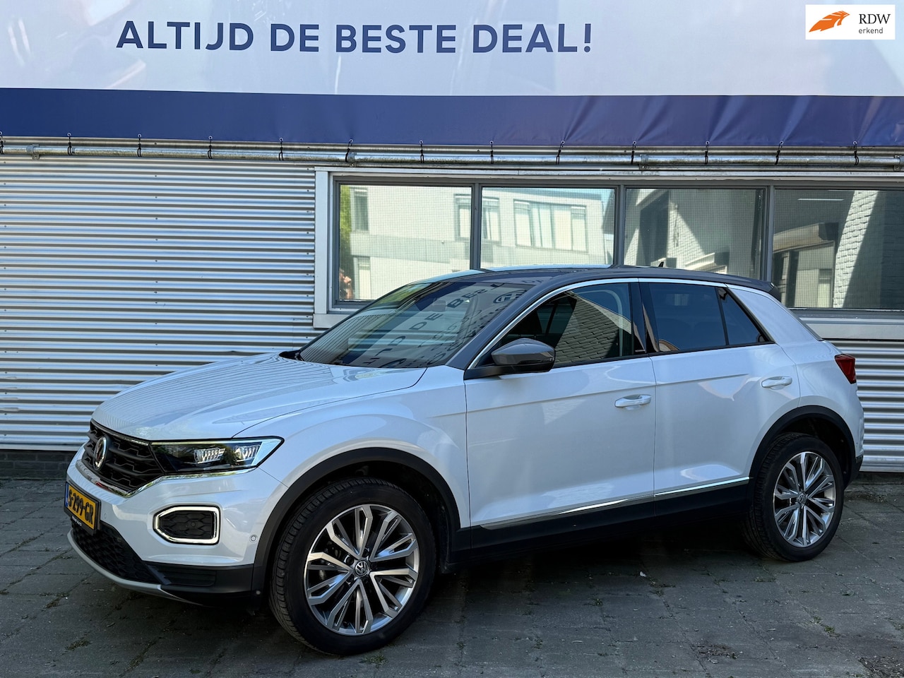 Volkswagen T-Roc - 1.5 TSI Sport Business R l Virtual l LED Xenon l ACC l Climate l Navi l VDOH l - AutoWereld.nl