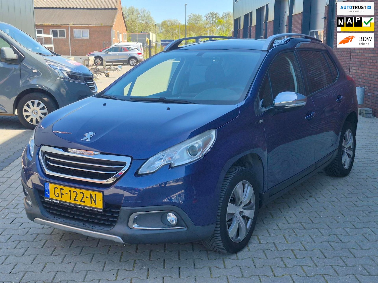 Peugeot 2008 - 1.2 PureTech Style pano dak LED - AutoWereld.nl