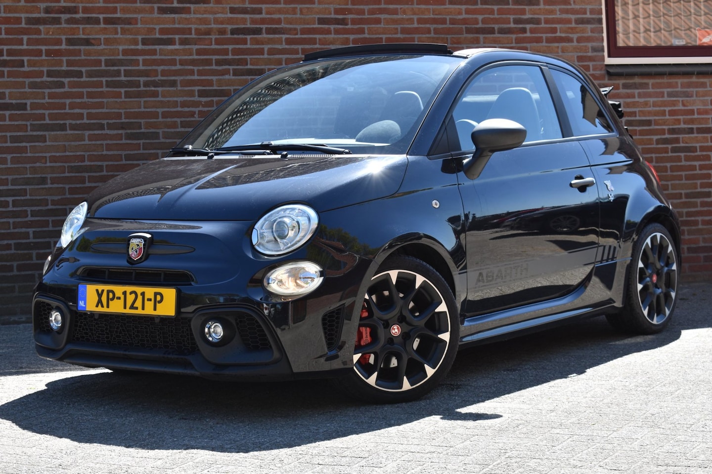 Fiat 500 C - Abarth 1.4 T-Jet Abarth Competizione '19 Navi Clima Cruise 179 pk - AutoWereld.nl
