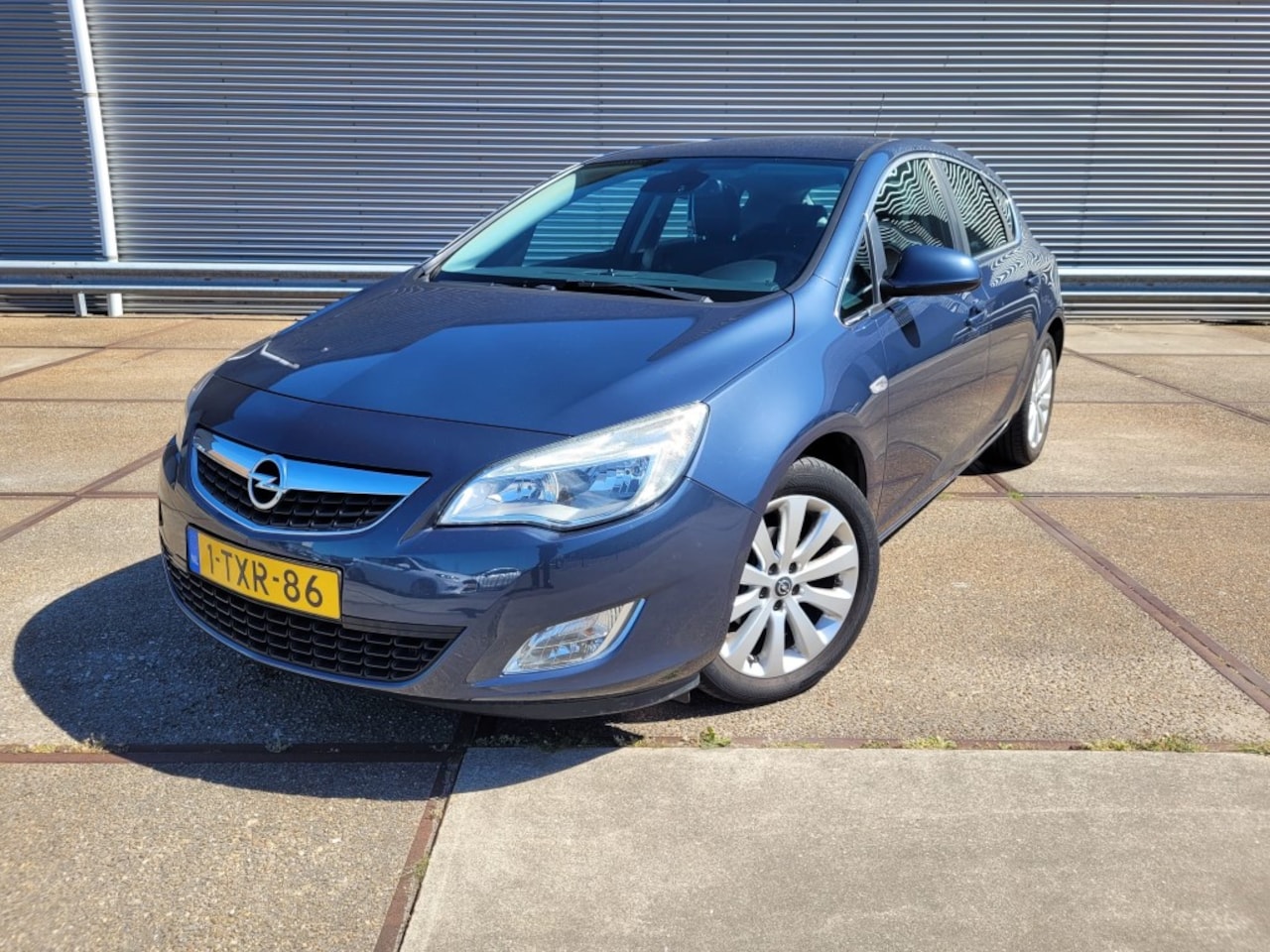 Opel Astra - 1.6 Sport Automaat, Half leder - AutoWereld.nl