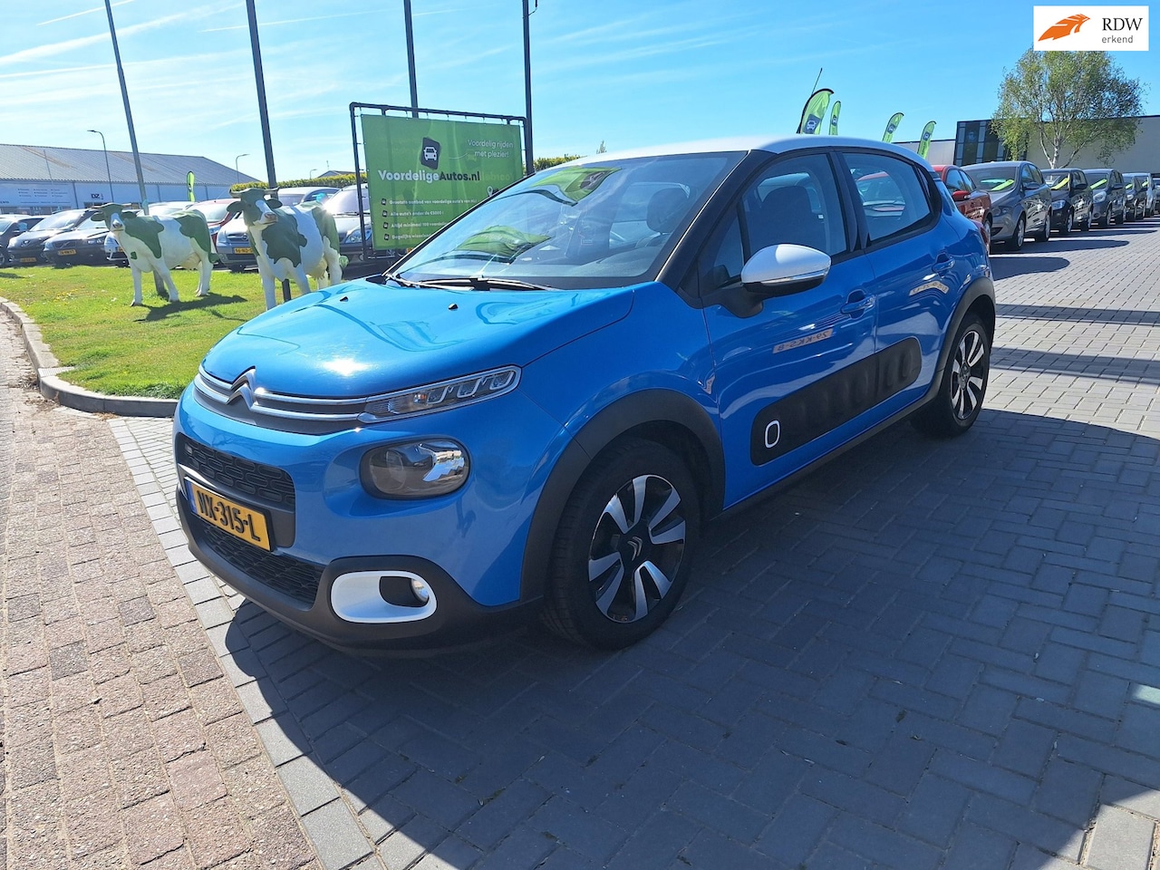 Citroën C3 - 1.2 PureTech S&S Shine / verbuikt olie / Nieuwe APK - AutoWereld.nl