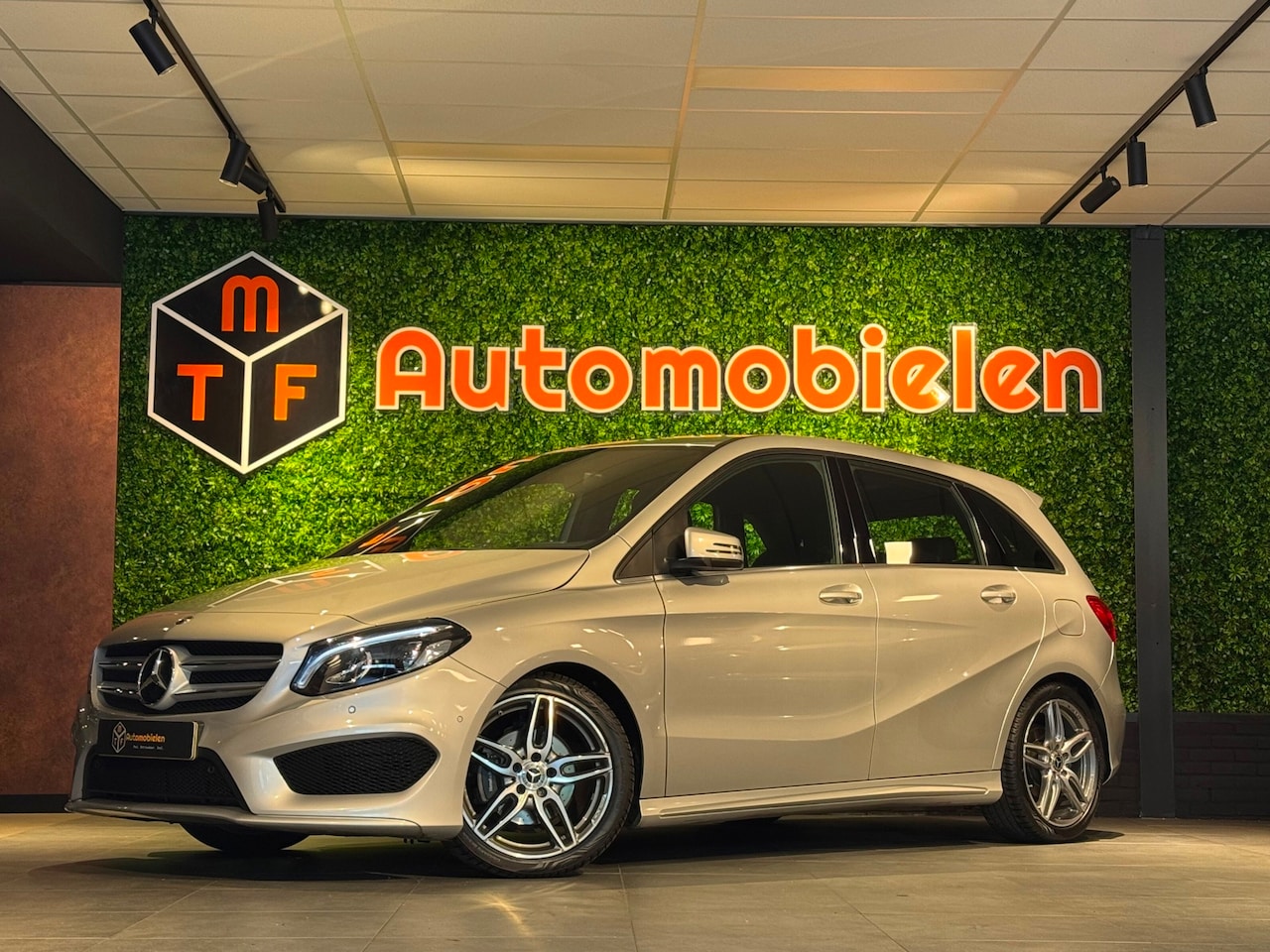 Mercedes-Benz B-klasse - 180 Business AMG |CAMERA|Org.NL|NIEUWSTAAT - AutoWereld.nl