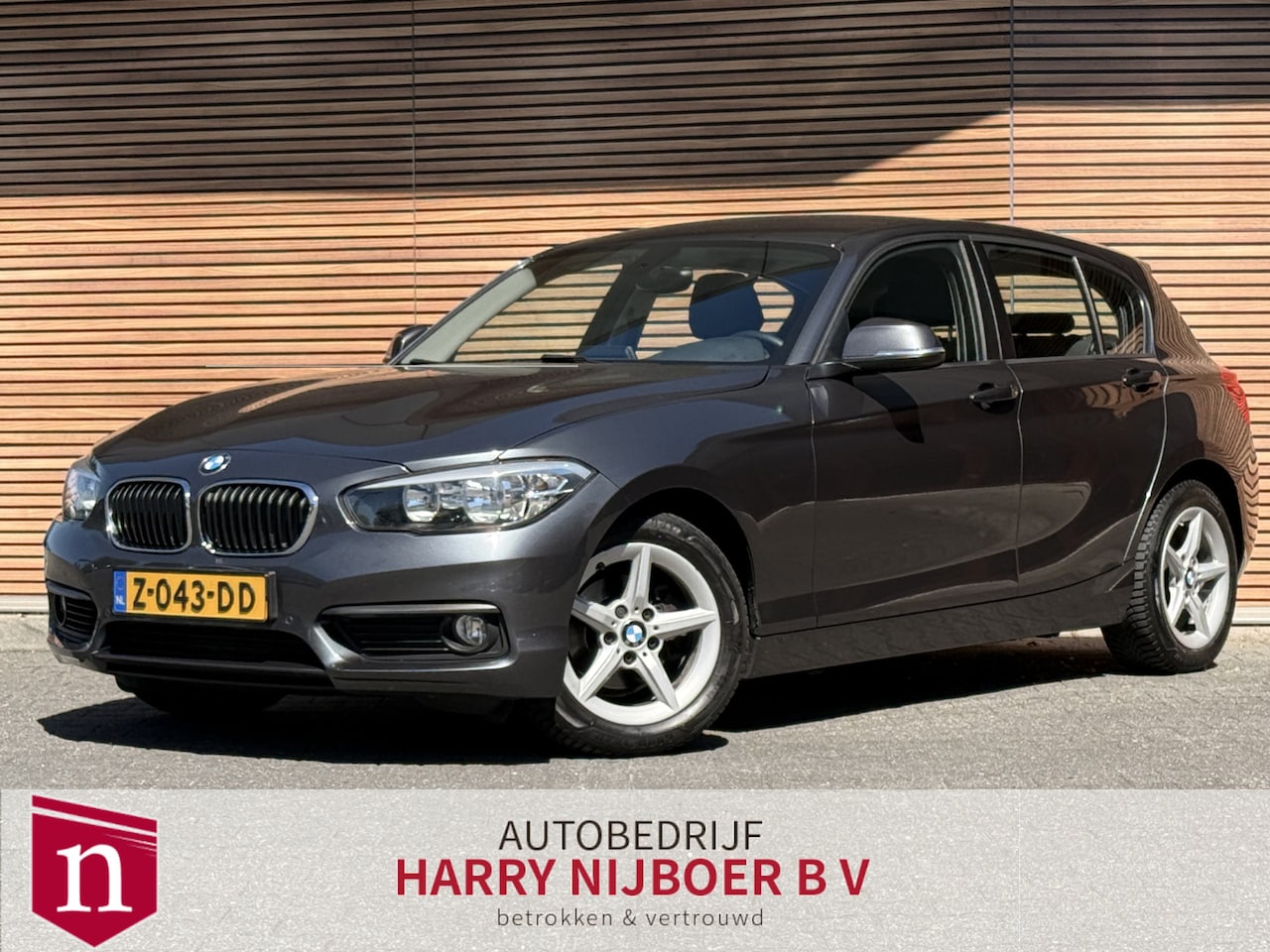 BMW 1-serie - 116i Corporate Lease Executive Navi / Telefoon / PDC Voor en Achter / Cruise - AutoWereld.nl