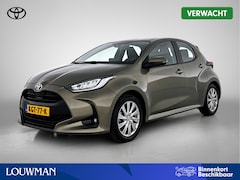 Toyota Yaris - 1.5 Hybrid 115 Business Plus | Head-Up Display | Stuur+Stoelverwarming | Draadloos opladen