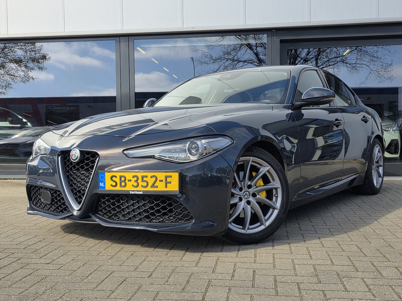 Alfa Romeo Giulia - 2.0T Super + XENON + VOLLEER + SPORTPAKKET + MEMORY - AutoWereld.nl