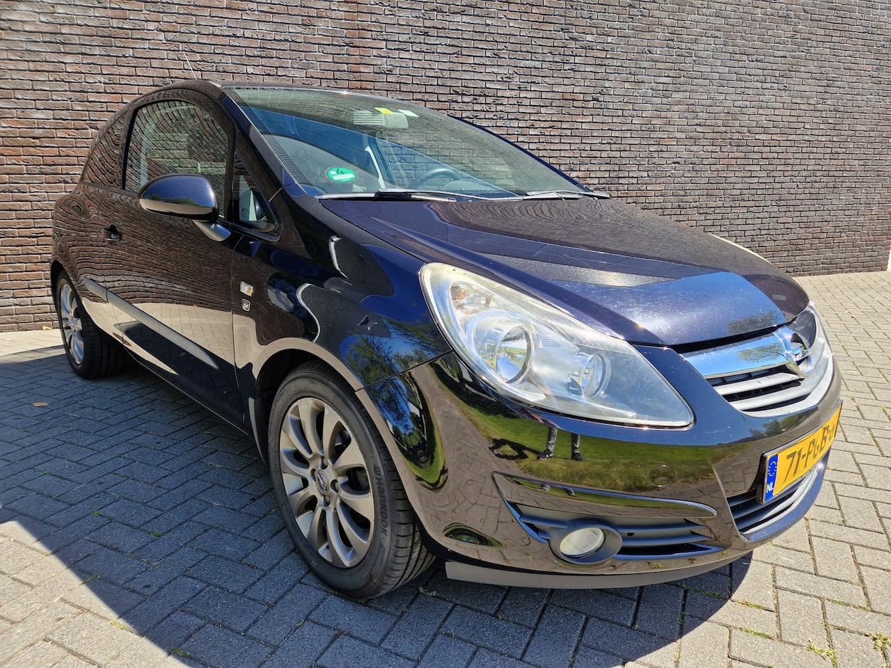 Opel Corsa - 1.2-16V Cosmo airco cruise trekhaak APK '27 LM velgen - AutoWereld.nl