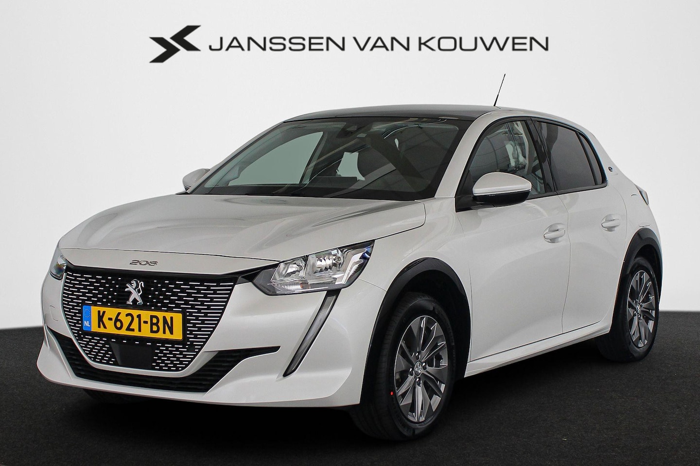 Peugeot e-208 - EV Allure 50 kWh Panoramadak Achteruitrijcamera Apple CarPlay - AutoWereld.nl