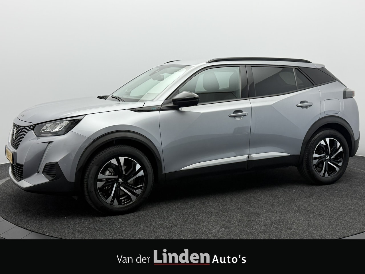 Peugeot e-2008 - EV Allure Pack 50 kWh 3-Fase SOH 93,5% | 3D i-Cockpit | Led | Navigatie | Camera | Carplay - AutoWereld.nl